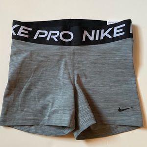 NWT! Nike Pro Small Grey